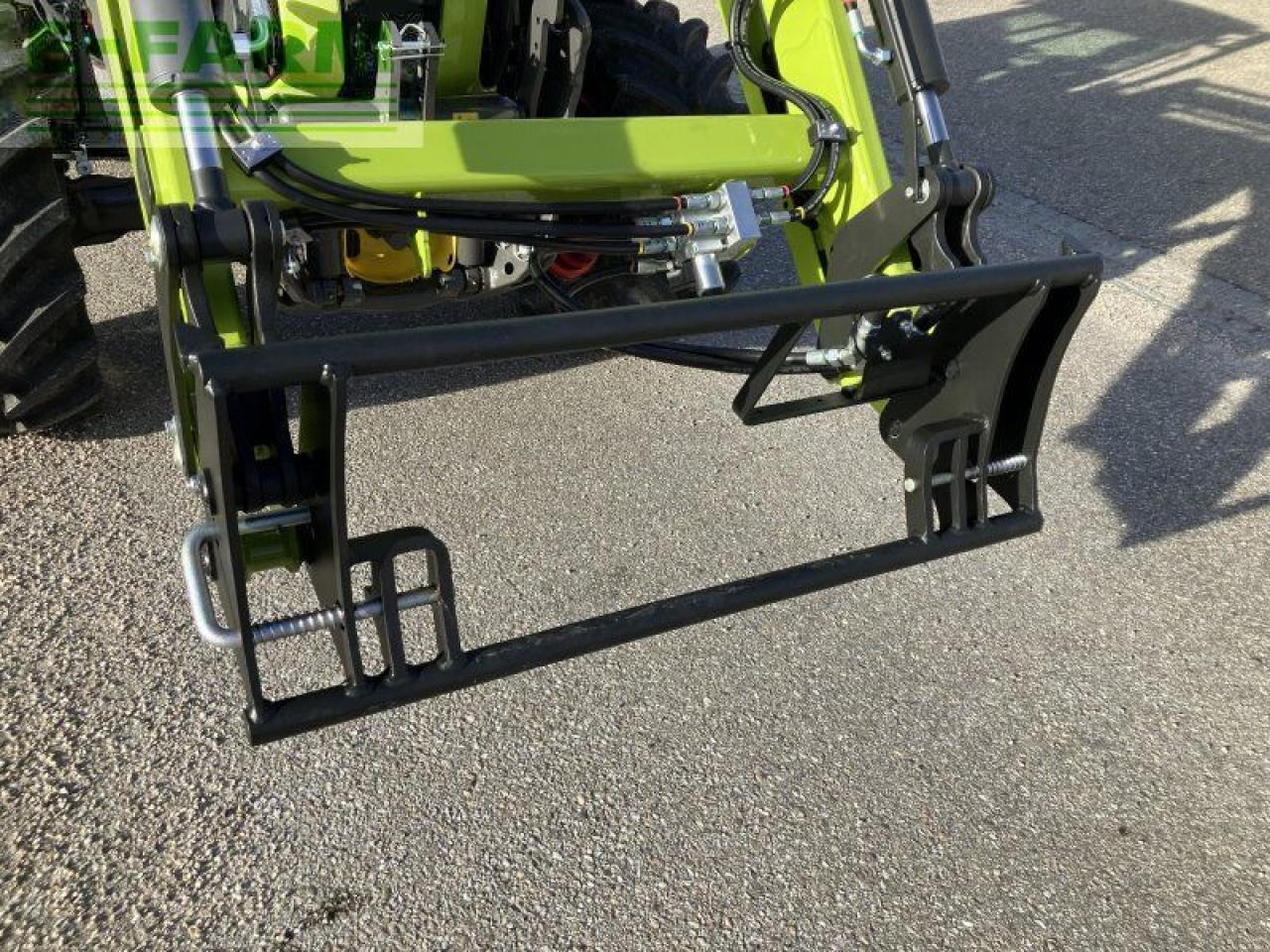 Tracteur agricole CLAAS elios 320