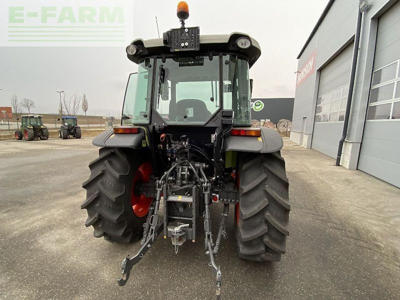 Tracteur agricole CLAAS elios 320