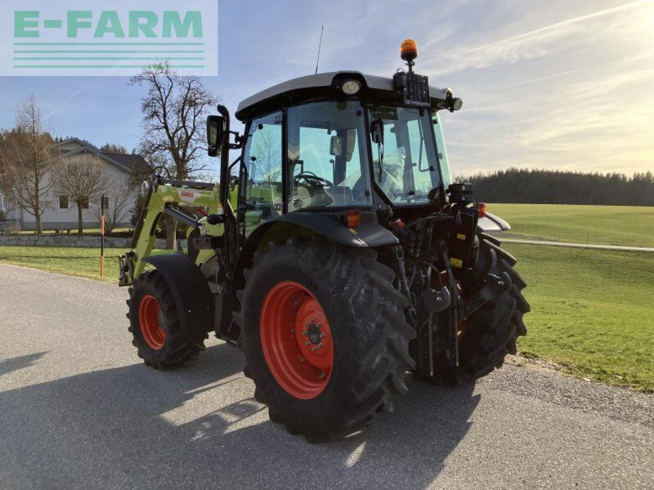 Tracteur agricole CLAAS elios 320