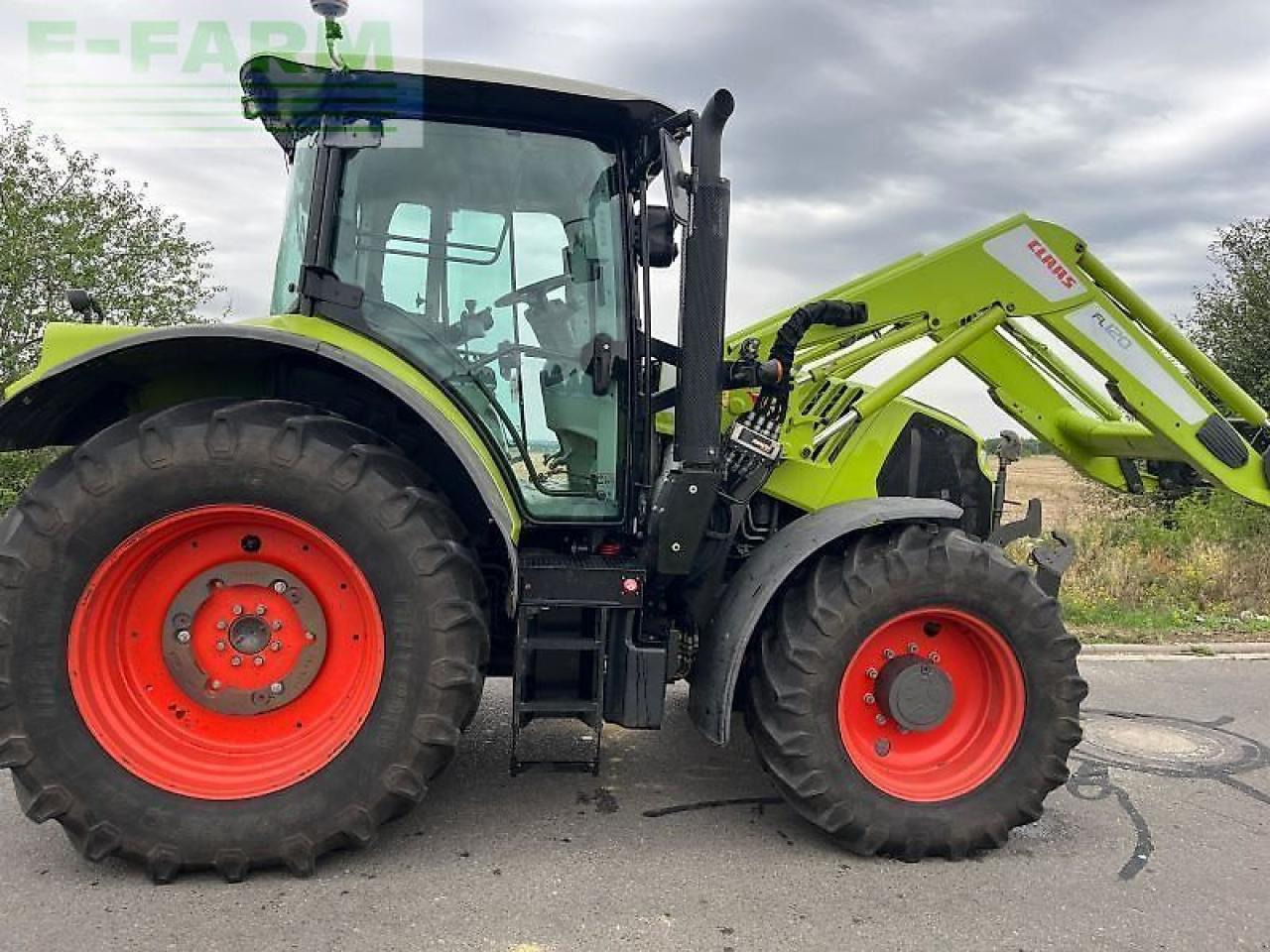 Tracteur agricole CLAAS gebr. arion 530