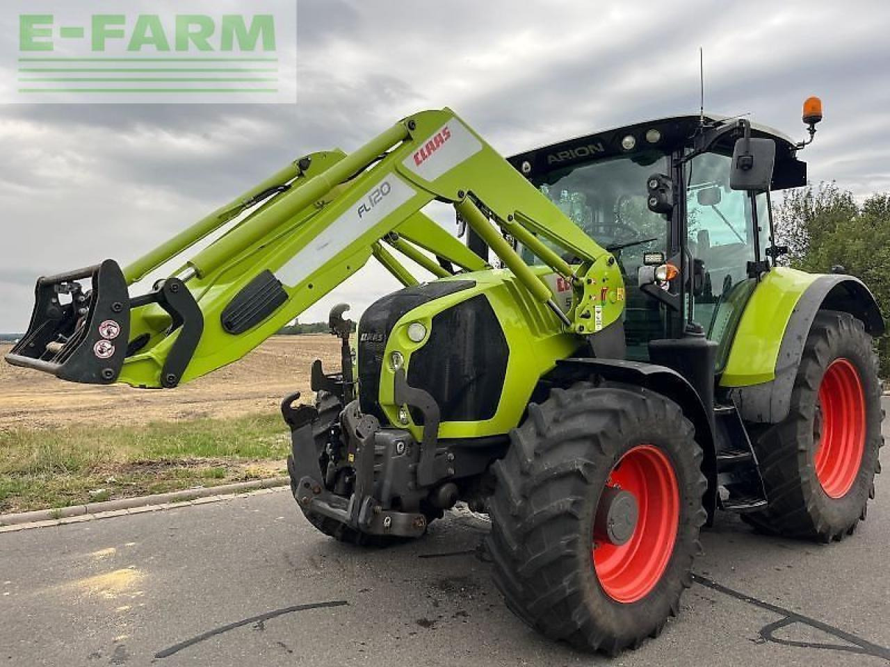 Tracteur agricole CLAAS gebr. arion 530