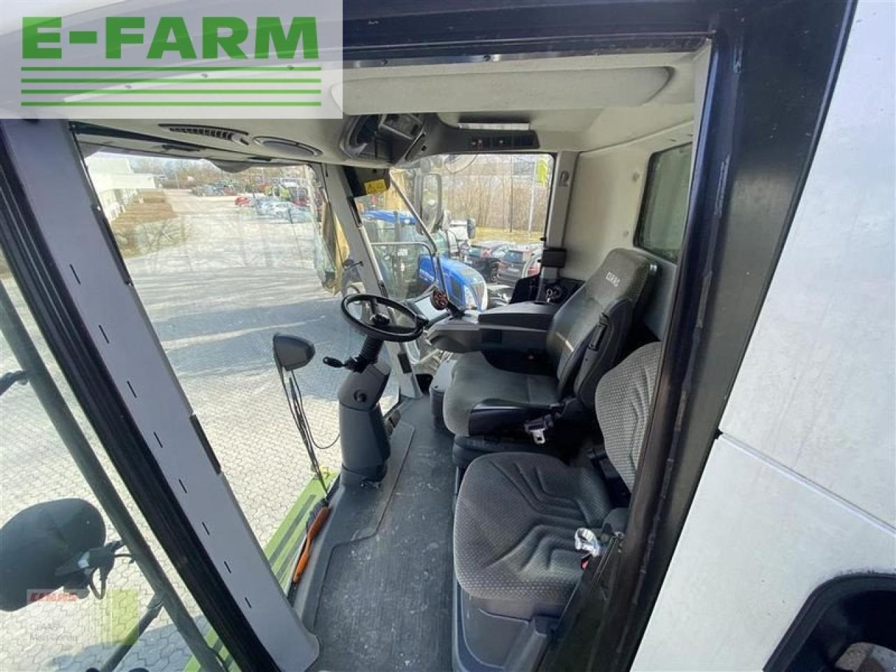 Tracteur agricole CLAAS lexion 750 v930+tw