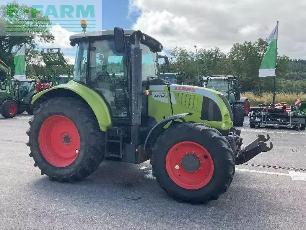 Tracteur agricole CLAAS marque claas