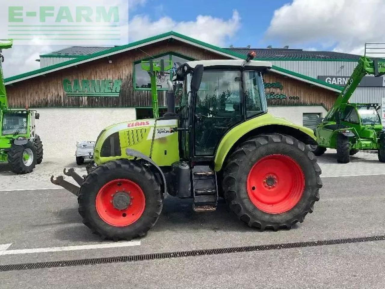 Tracteur agricole CLAAS marque claas