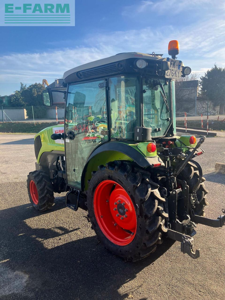 Tracteur agricole CLAAS nexos 220 ve cabine 4rm