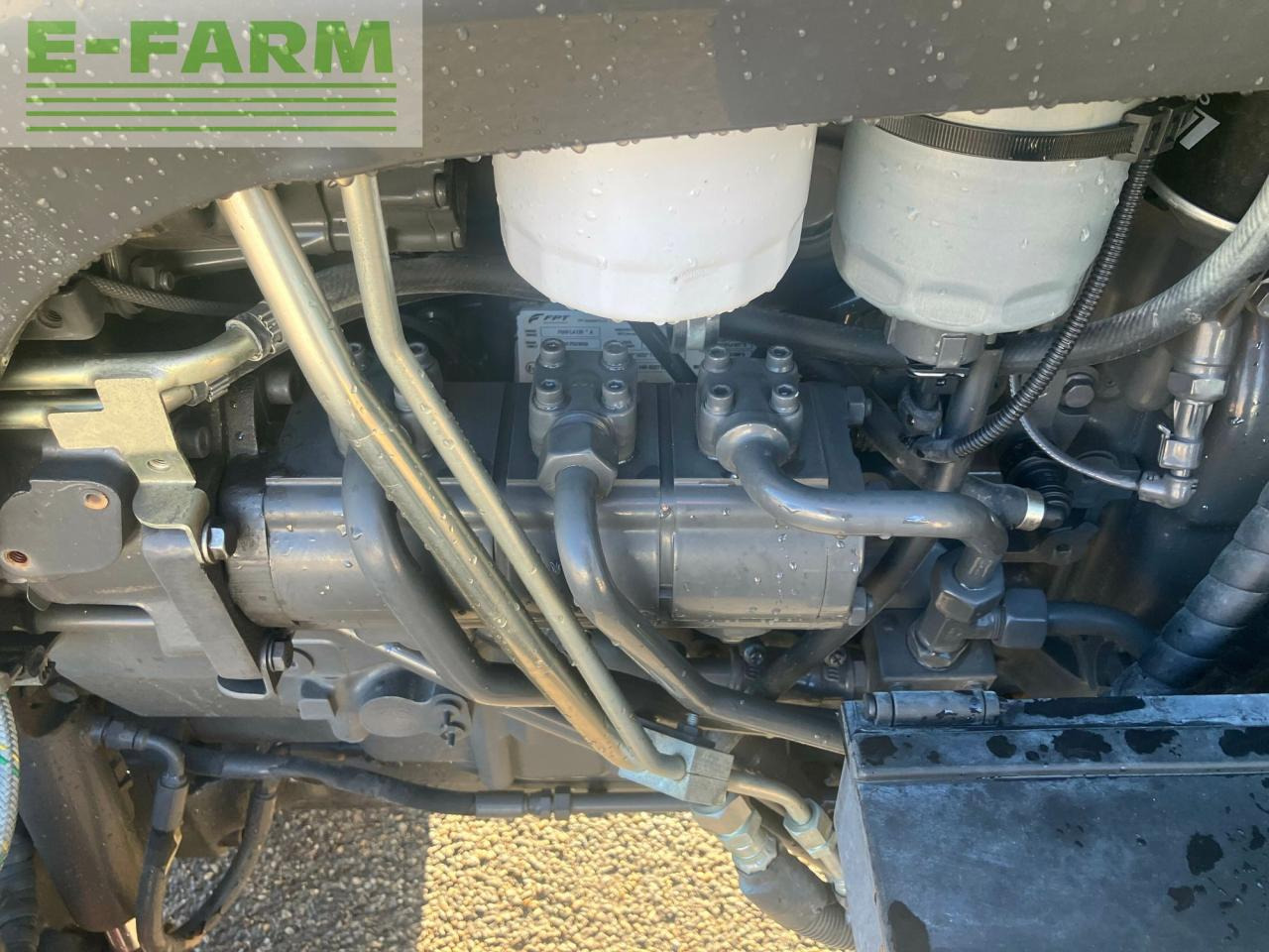 Tracteur agricole CLAAS nexos 220 ve cabine 4rm