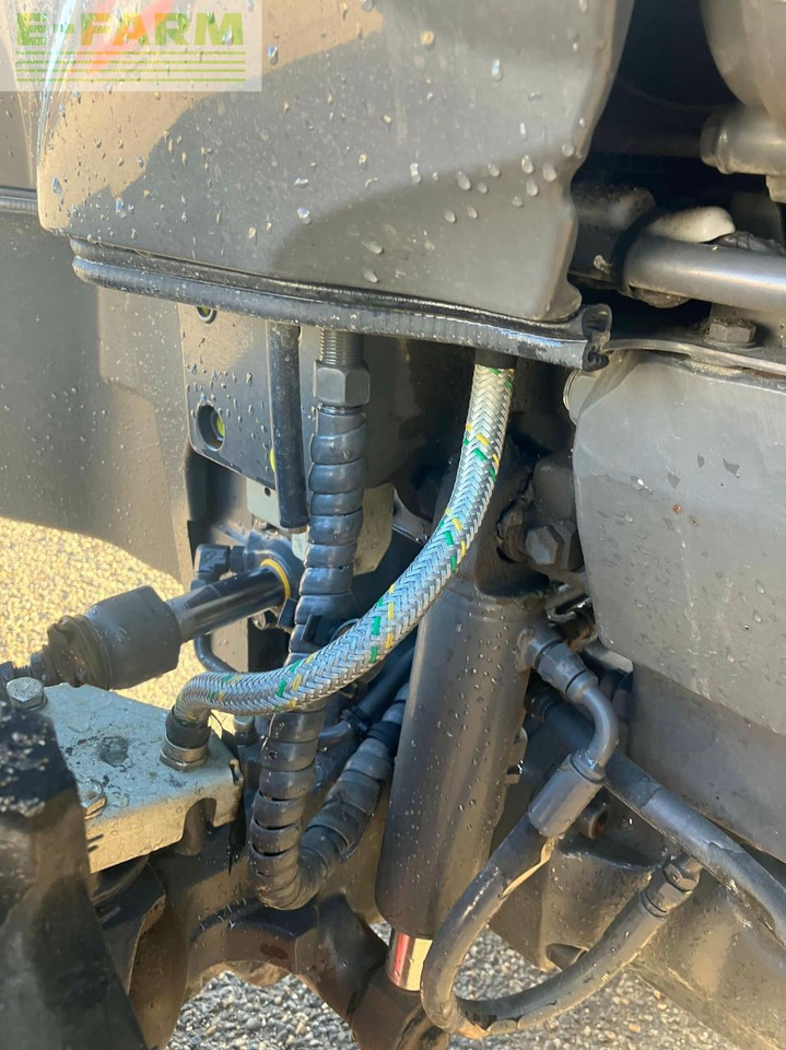 Tracteur agricole CLAAS nexos 220 ve cabine 4rm