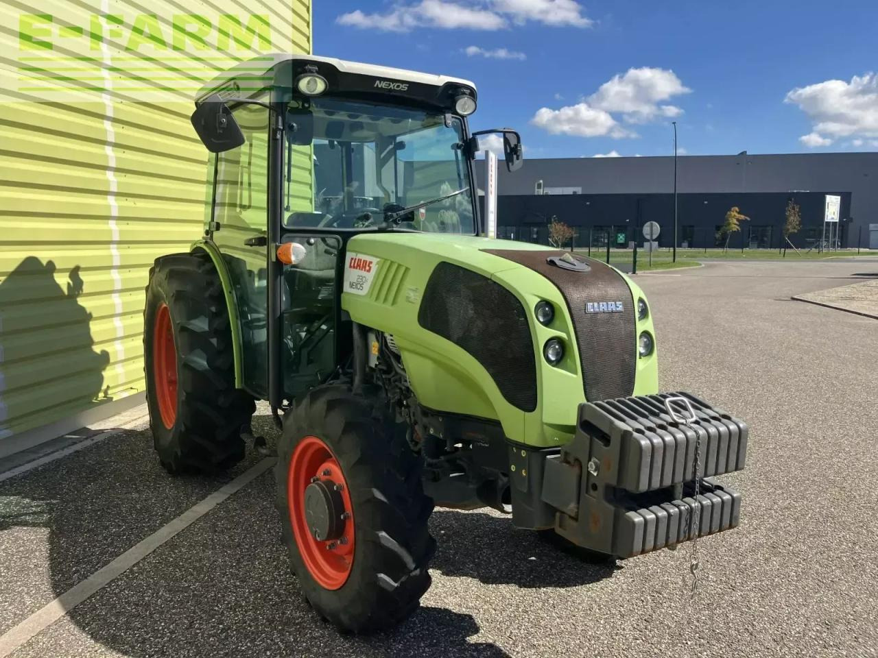 Tracteur agricole CLAAS nexos 230 f F