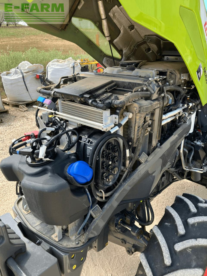 Tracteur agricole CLAAS nexos 230 m