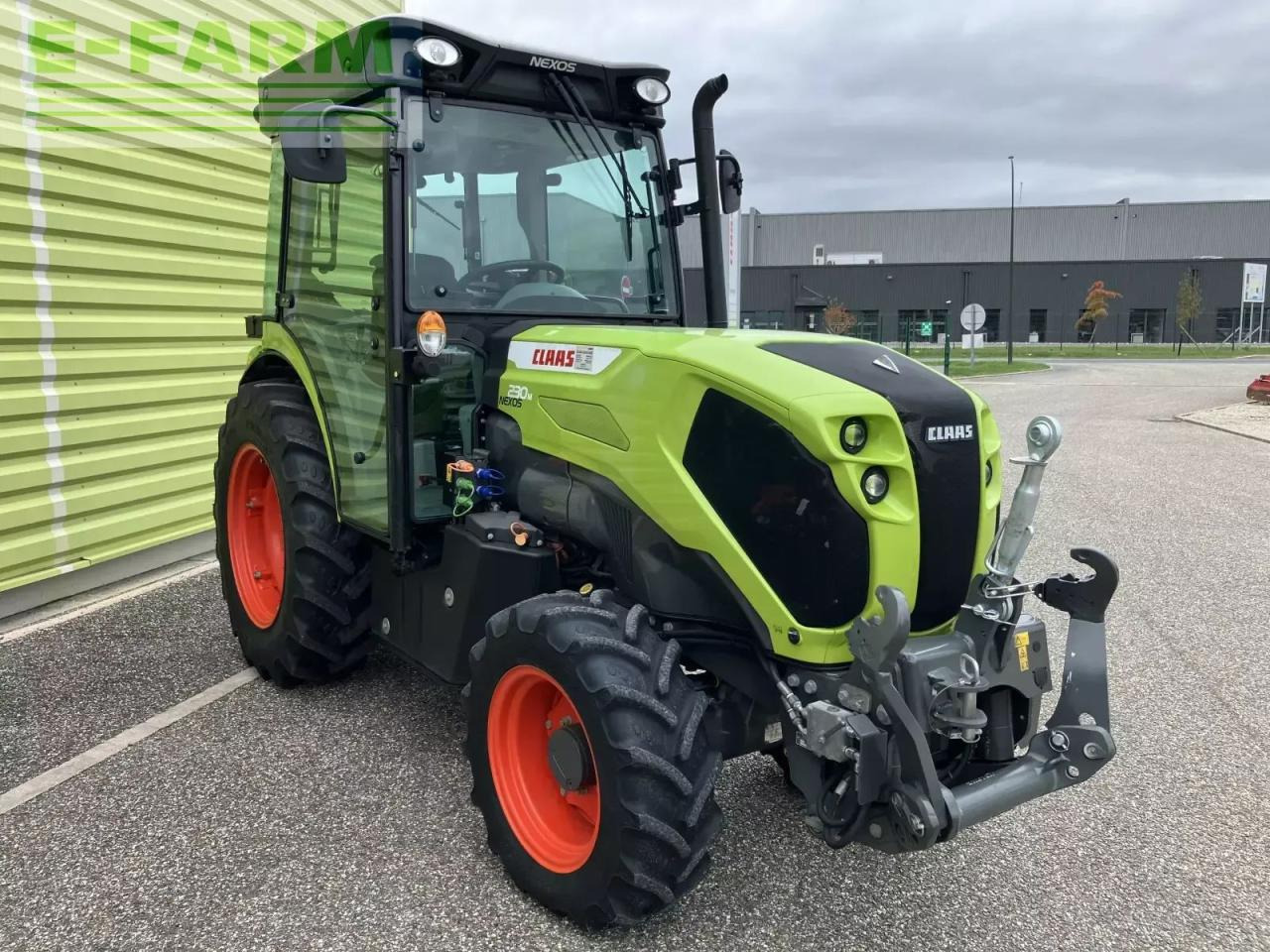 Tracteur agricole CLAAS nexos 230 m