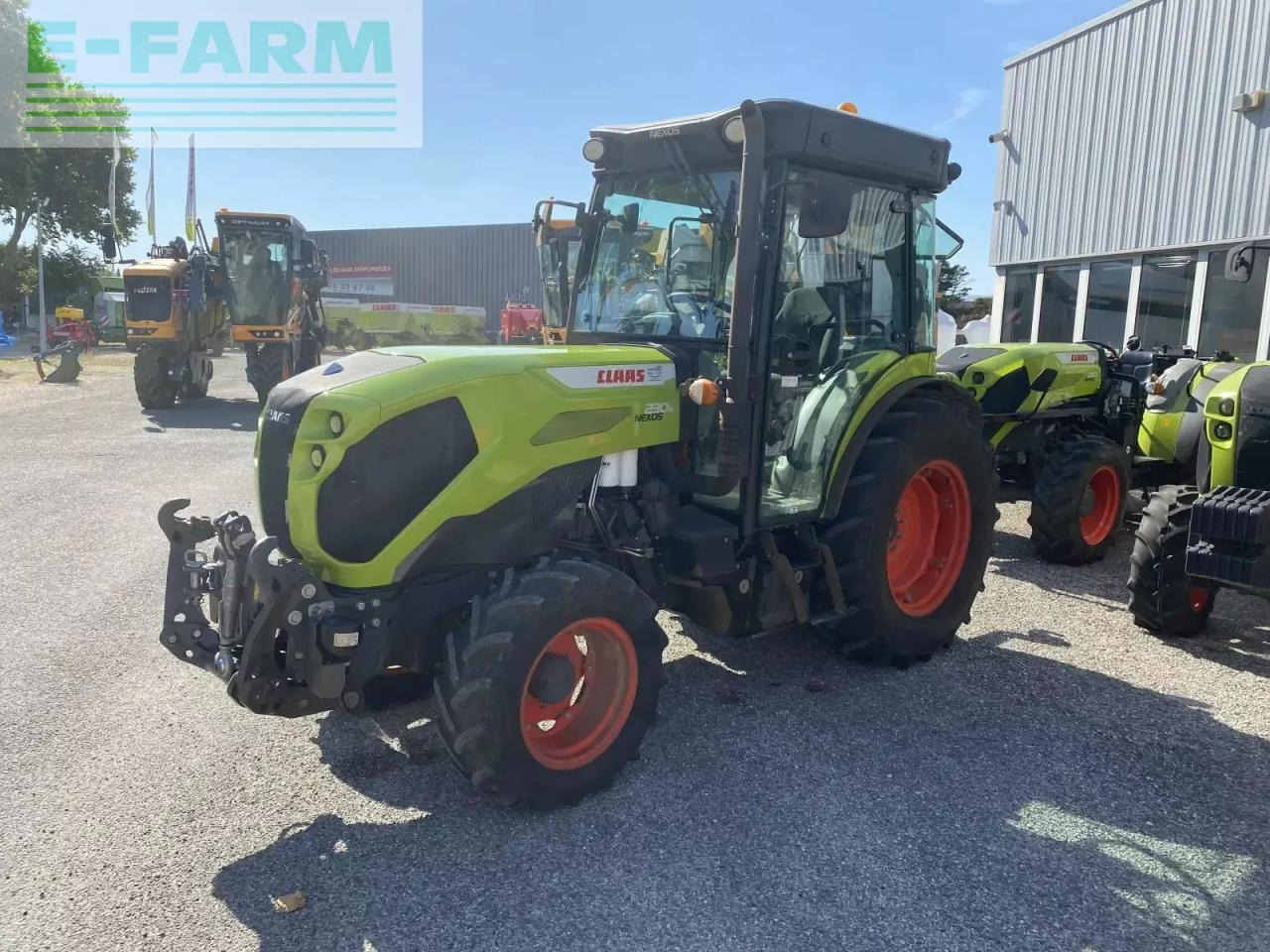 Tracteur agricole CLAAS nexos 230 m tradition