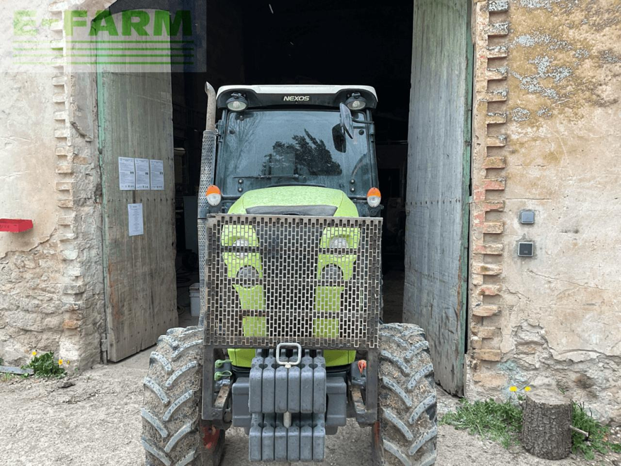 Tracteur agricole CLAAS nexos 230 vl