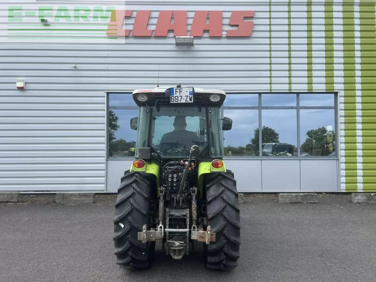 Tracteur agricole CLAAS nexos 230 vl VL