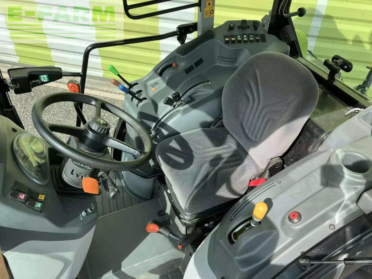 Tracteur agricole CLAAS nexos 230 vl proactiv isc* VL