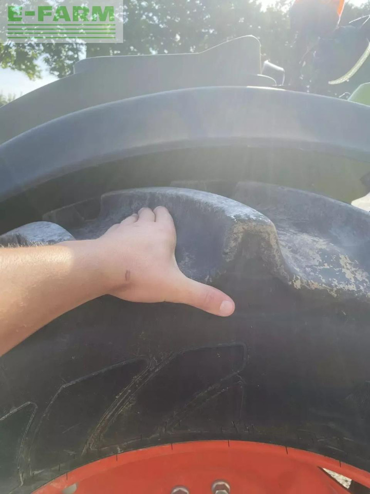 Tracteur agricole CLAAS nexos 240 f arceau 4rm F