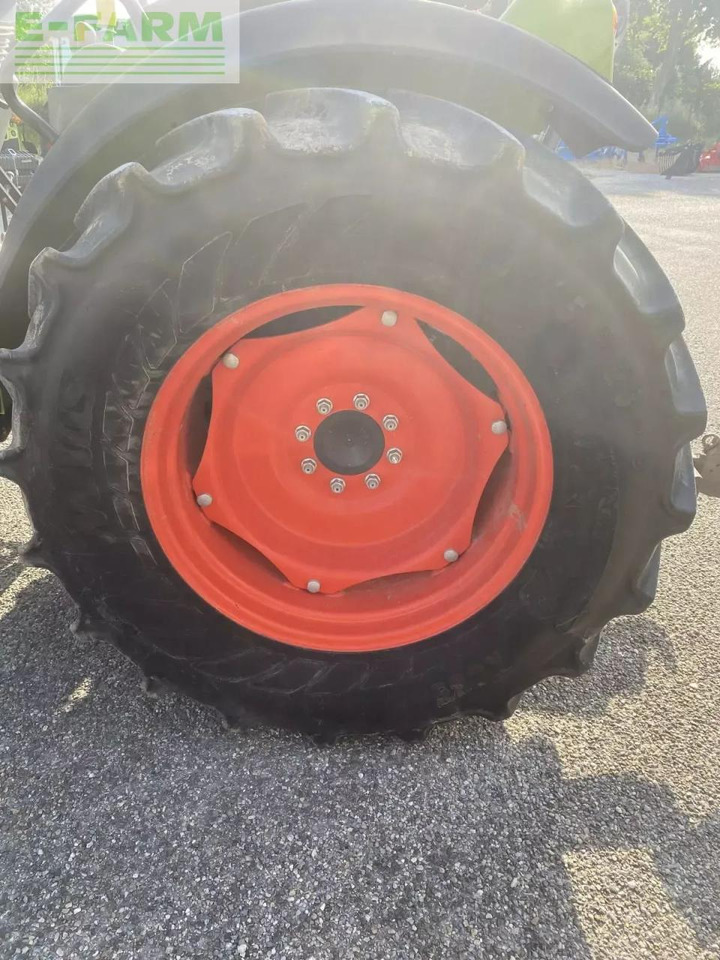 Tracteur agricole CLAAS nexos 240 f arceau 4rm F