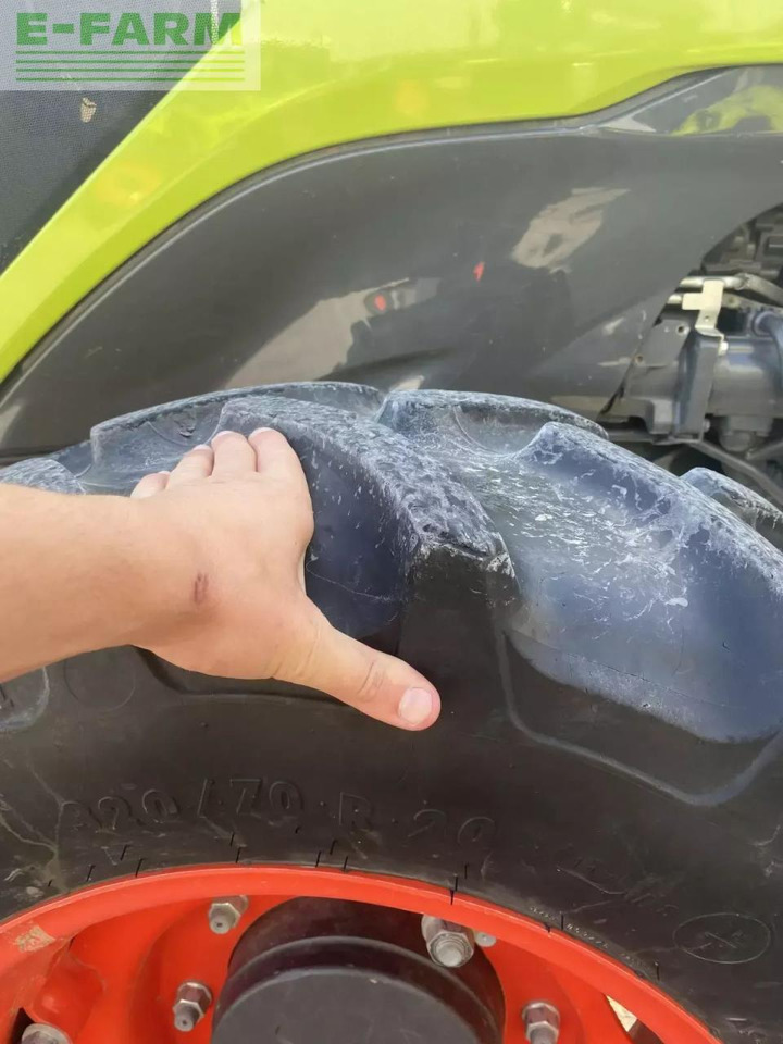 Tracteur agricole CLAAS nexos 240 f arceau 4rm F