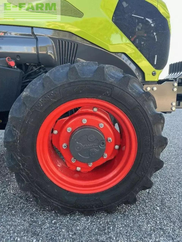 Tracteur agricole CLAAS nexos 240 l cabine tradition