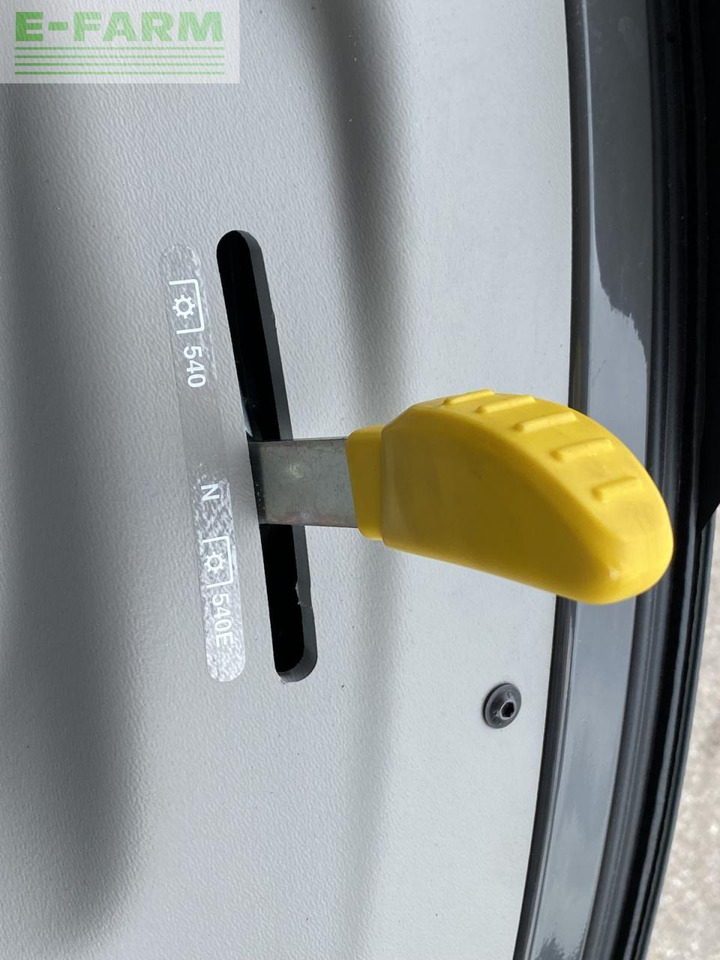 Tracteur agricole CLAAS nexos 240 l comfort