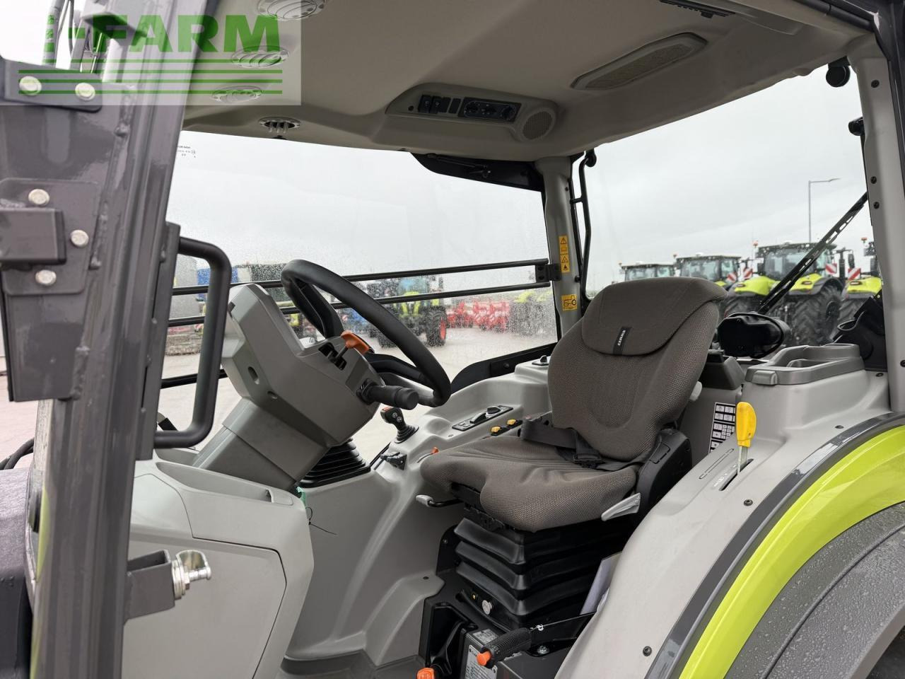 Tracteur agricole CLAAS nexos 240 l comfort