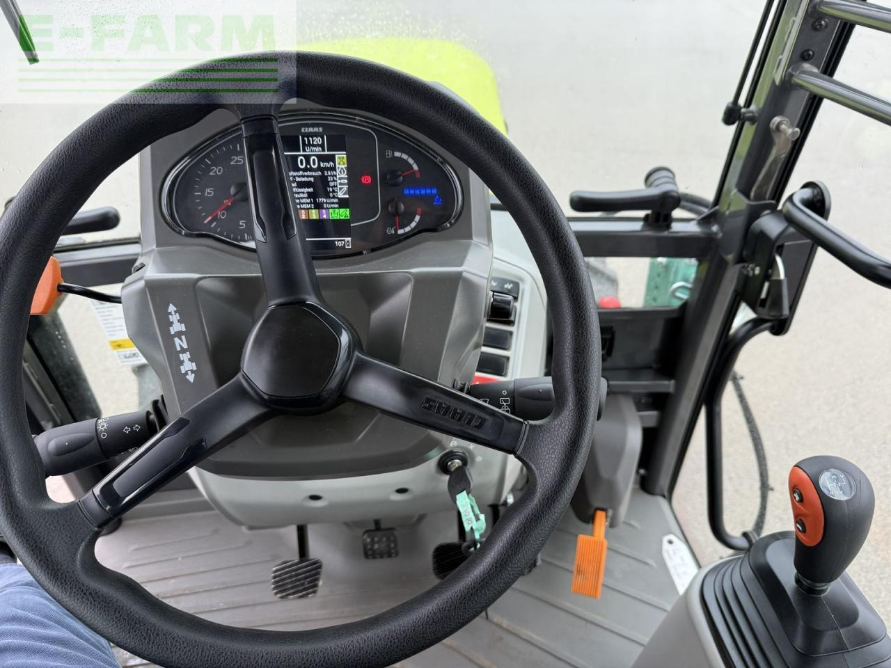 Tracteur agricole CLAAS nexos 240 l comfort