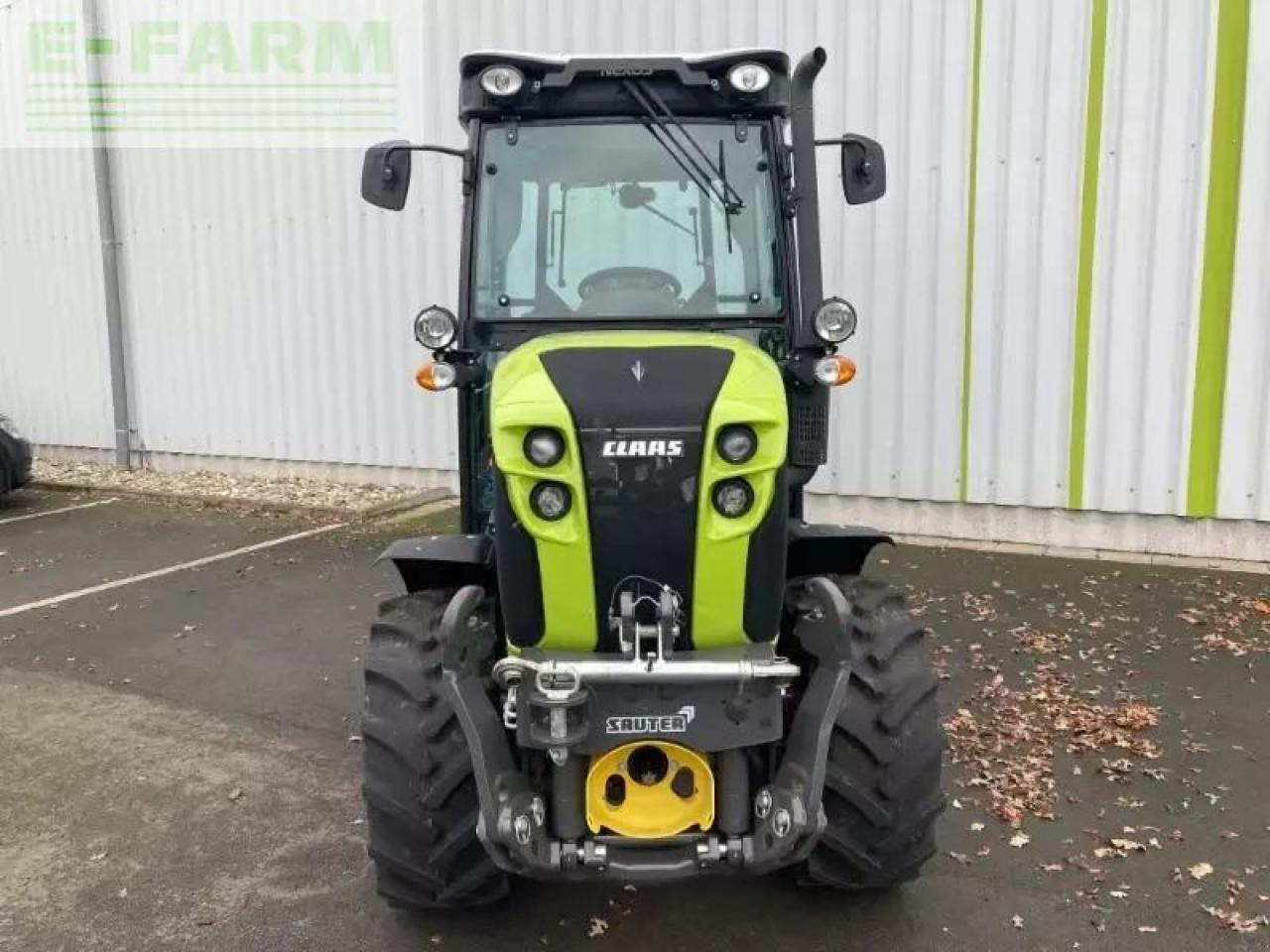 Tracteur agricole CLAAS nexos 240 m