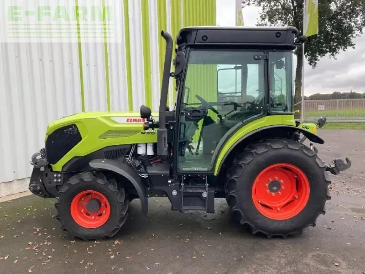Tracteur agricole CLAAS nexos 240 m