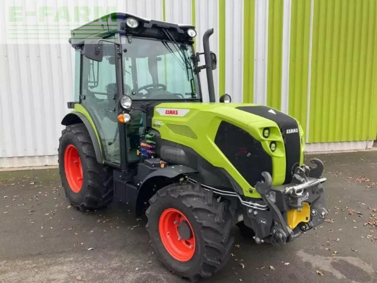 Tracteur agricole CLAAS nexos 240 m