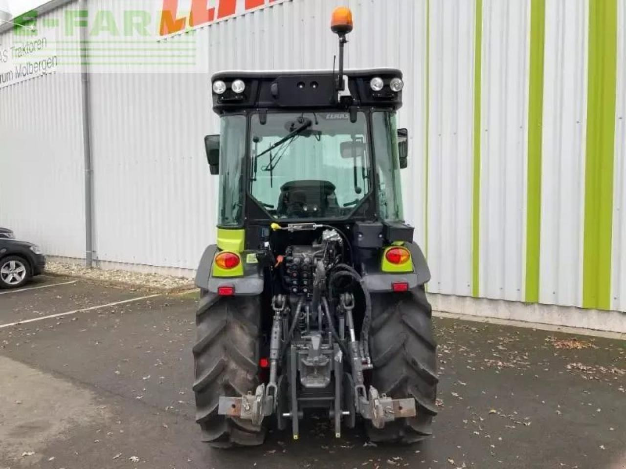 Tracteur agricole CLAAS nexos 240 m