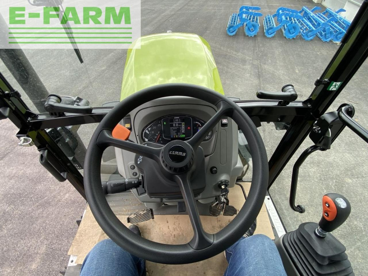 Tracteur agricole CLAAS nexos 240 m F