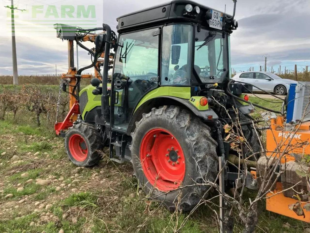 Tracteur agricole CLAAS nexos 240 m tradition