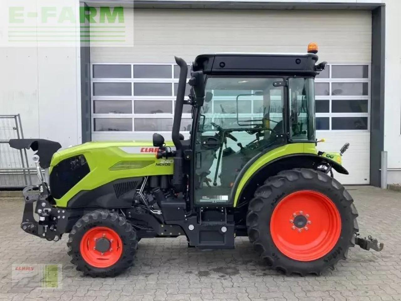 Tracteur agricole CLAAS nexos 240 s advanced