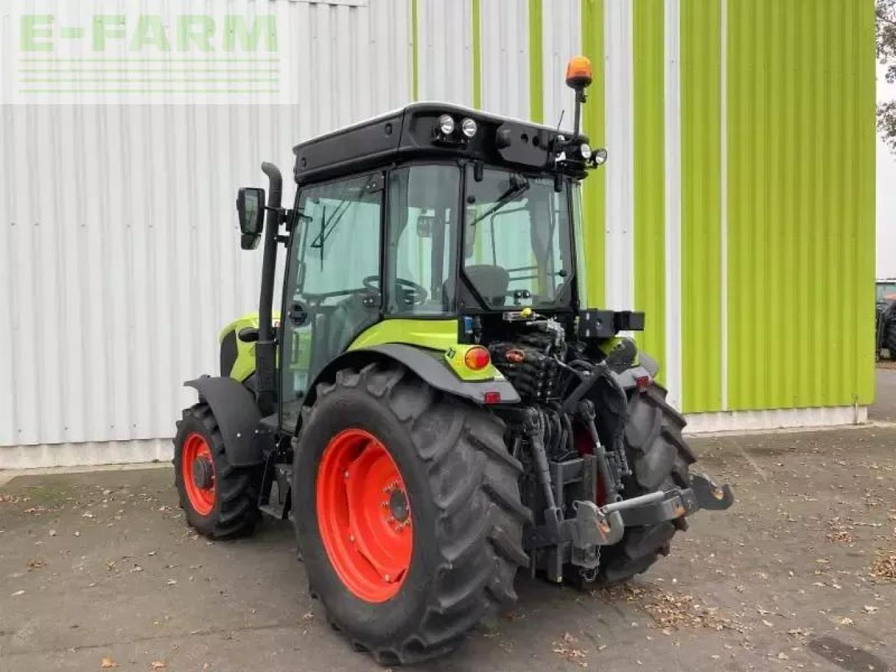 Tracteur agricole CLAAS nexos 260 l