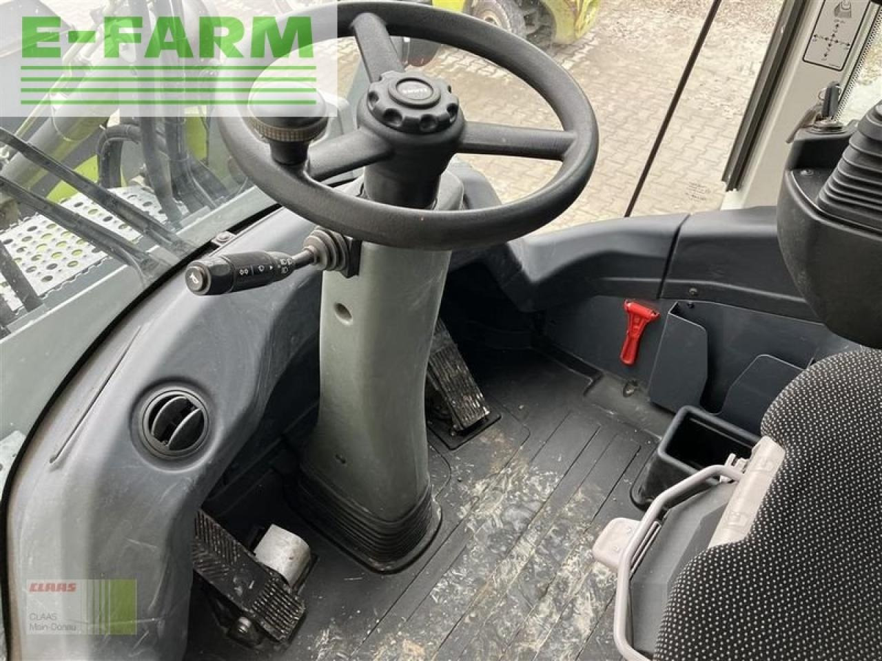 Tracteur agricole CLAAS torion 1511