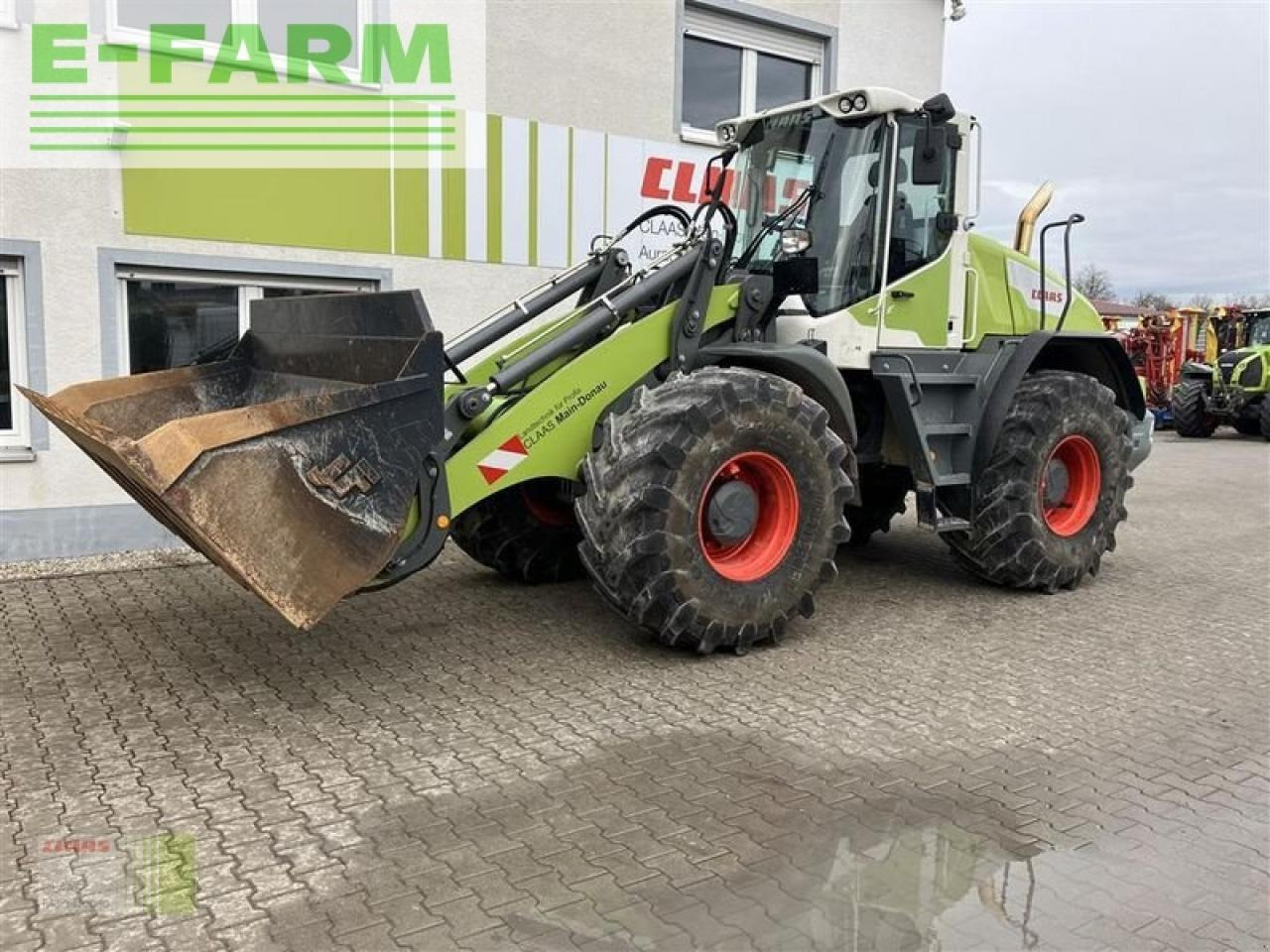 Tracteur agricole CLAAS torion 1511