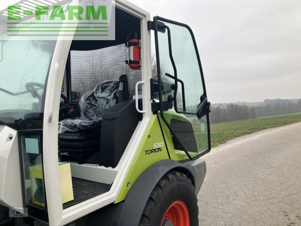 Tracteur agricole CLAAS torion 530