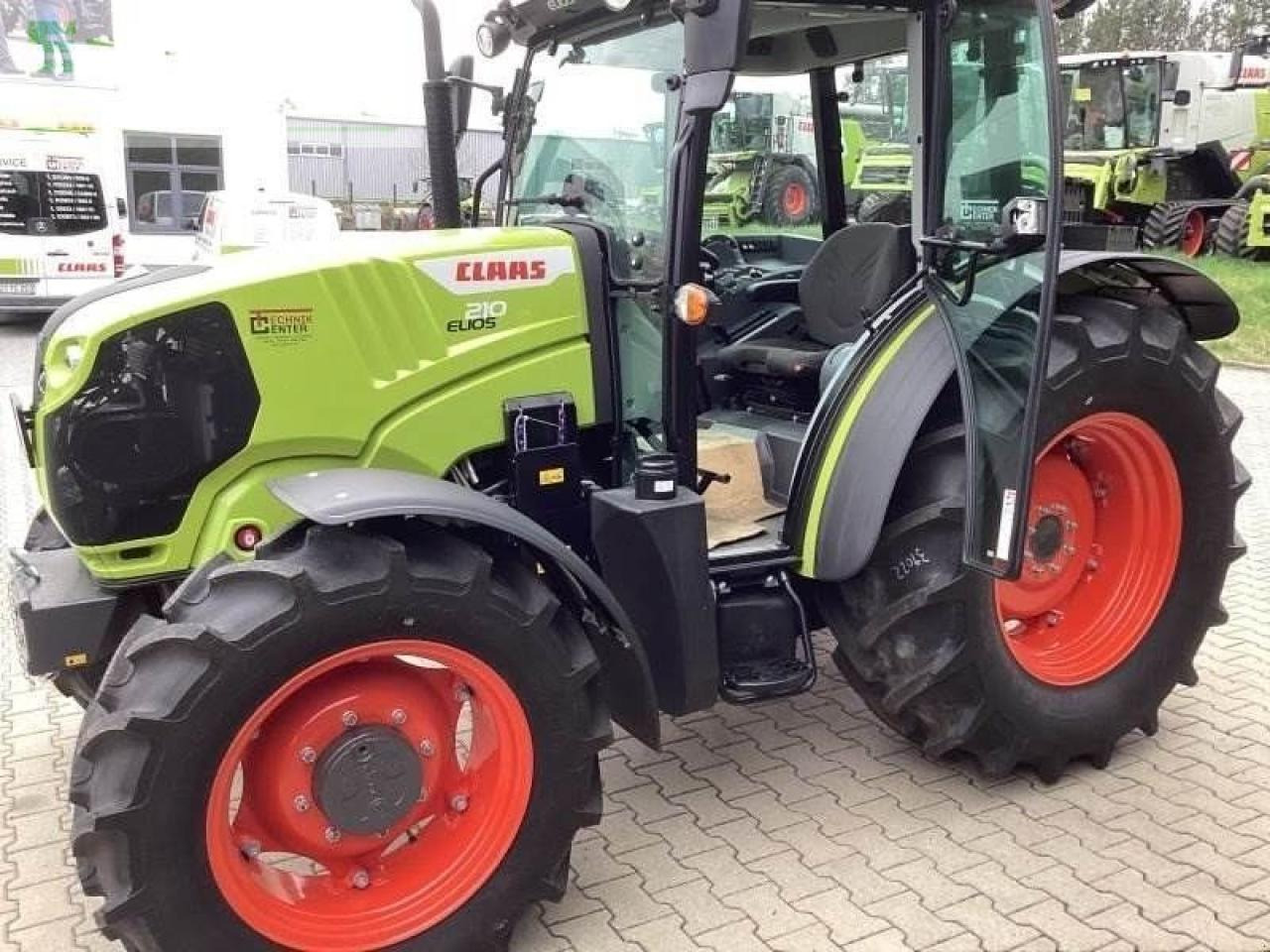 Tracteur agricole CLAAS traktor elios 210 kabine adva.