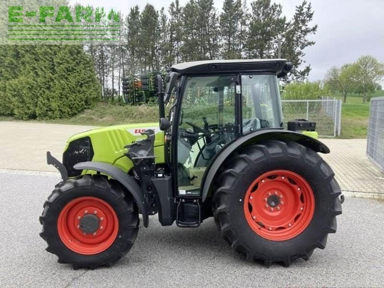 Tracteur agricole CLAAS traktor elios 210 kabine advan