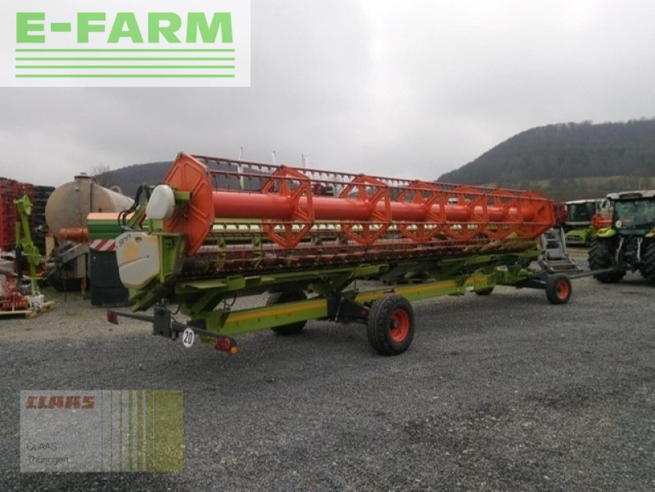Tracteur agricole CLAAS v 900 + tw