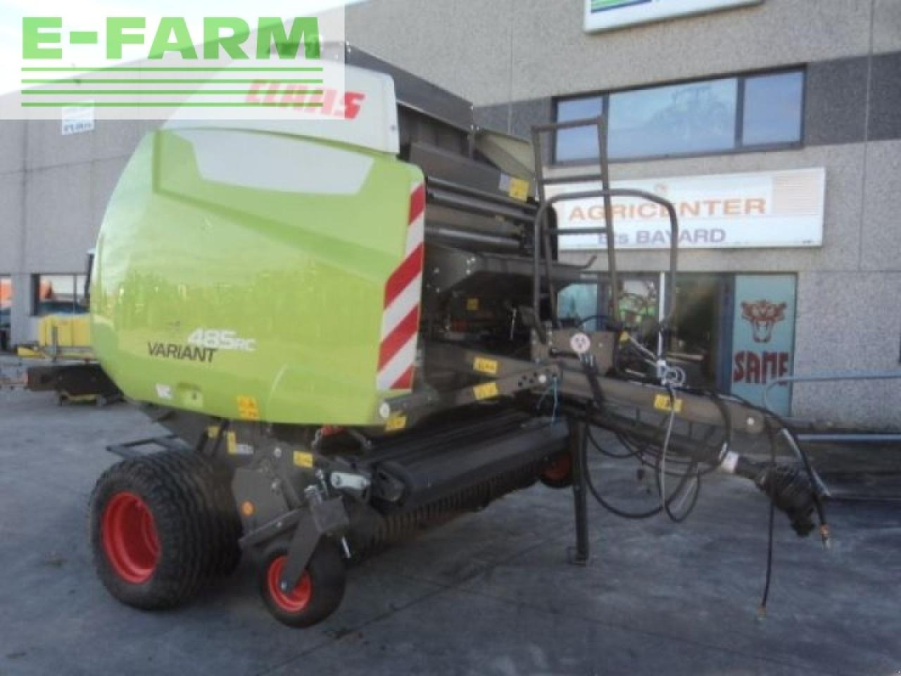 Tracteur agricole CLAAS variant 485 rc