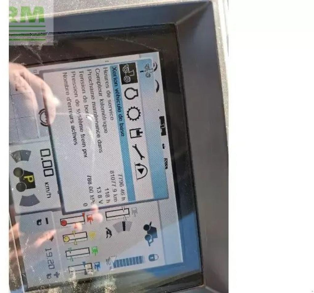 Tracteur agricole CLAAS xerion 3300