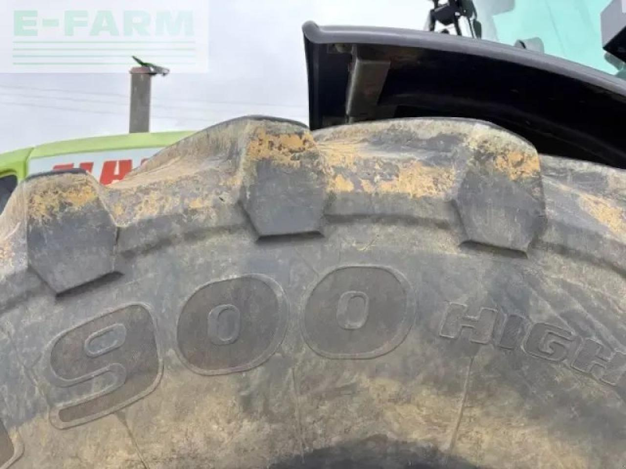 Tracteur agricole CLAAS xerion 3300