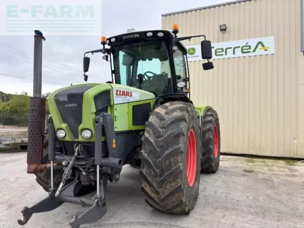 Tracteur agricole CLAAS xerion 3300