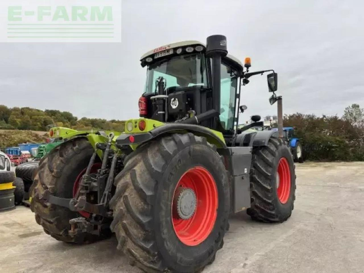 Tracteur agricole CLAAS xerion 3300