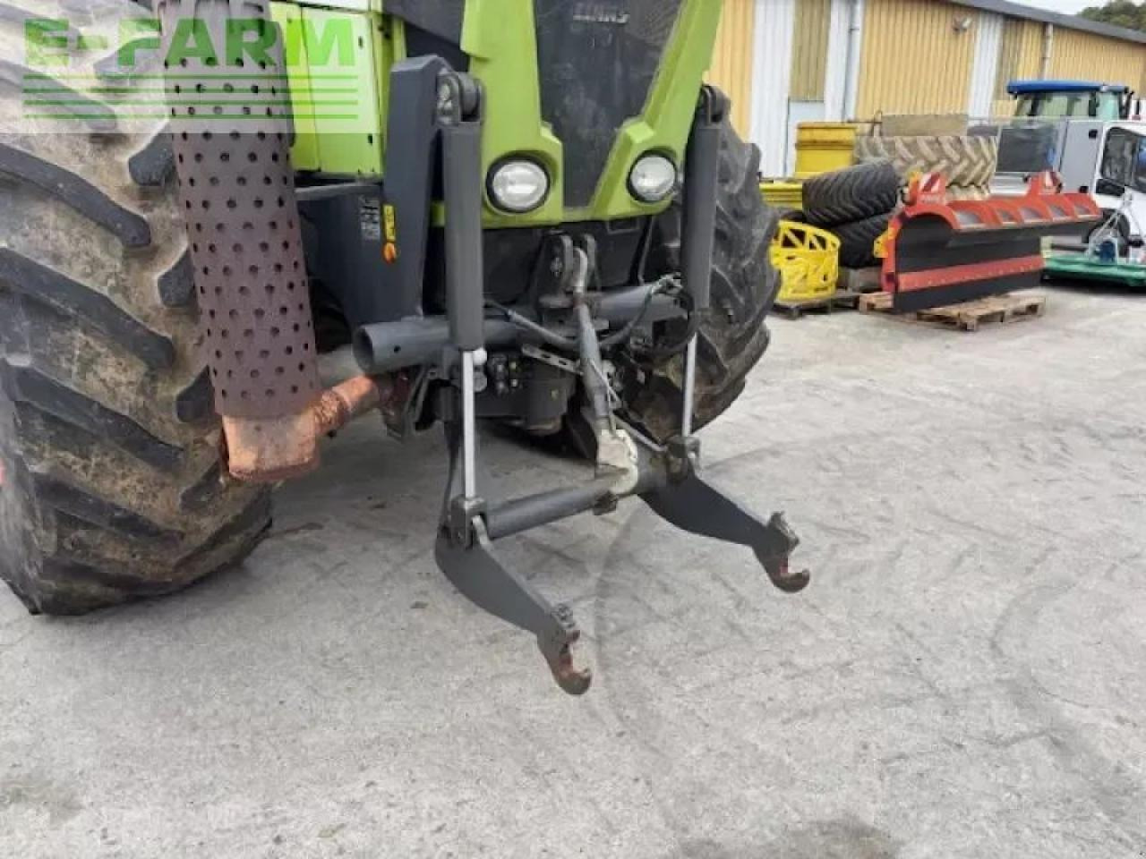 Tracteur agricole CLAAS xerion 3300