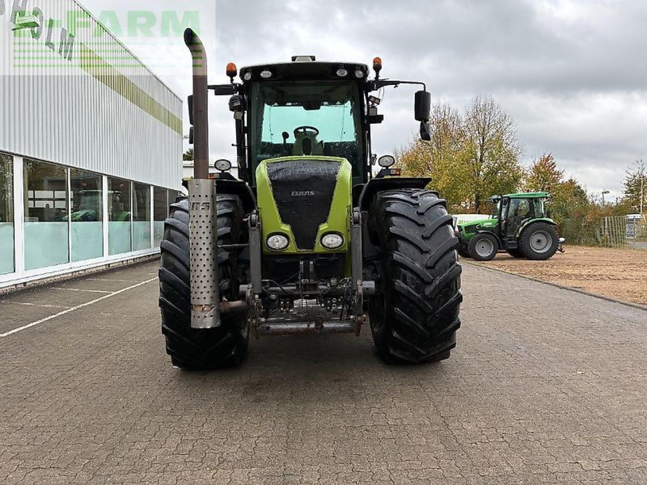 Tracteur agricole CLAAS xerion 3300 trac TRAC