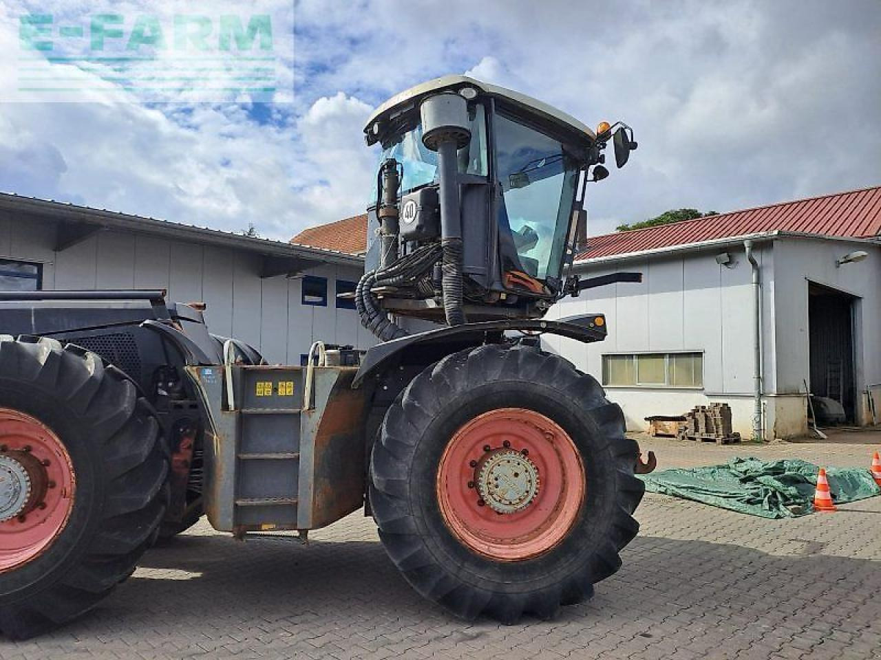 Tracteur agricole CLAAS xerion 3300 trac vc TRAC VC