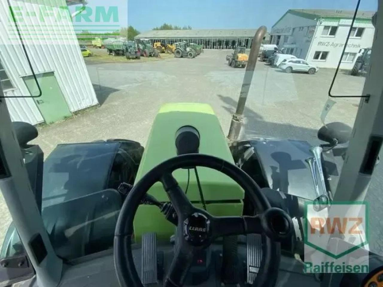 Tracteur agricole CLAAS xerion 3300 trac vc TRAC VC