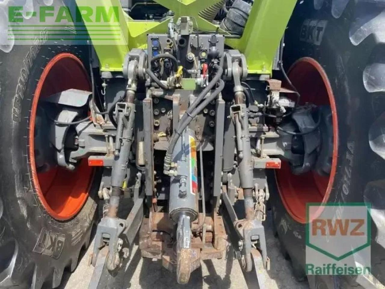 Tracteur agricole CLAAS xerion 3300 trac vc TRAC VC