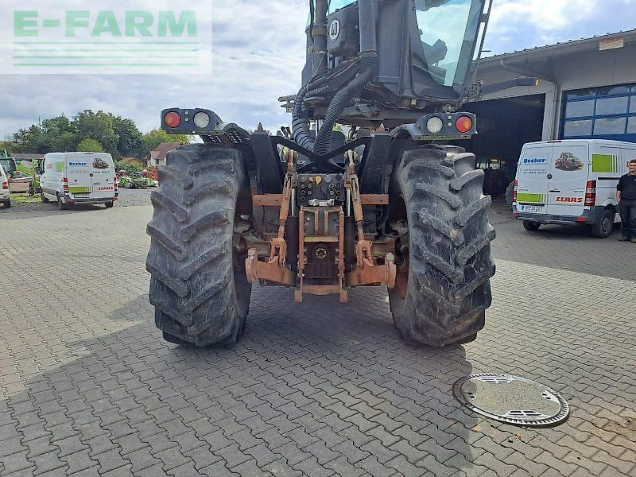 Tracteur agricole CLAAS xerion 3300 trac vc TRAC VC
